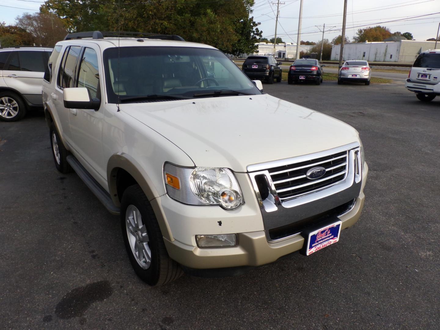 2010 white Ford Explorer Eddie Bauer 4.0L 4WD (1FMEU7EE6AU) with an 4.0L V6 SOHC 16V engine, 5-Speed Automatic transmission, located at 5700 Curlew Drive, Norfolk, VA, 23502, (757) 455-6330, 36.841885, -76.209412 - Photo#5